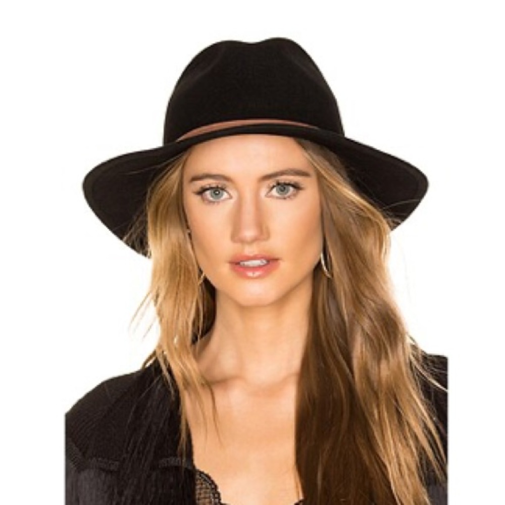 Aurora Hat 
ALE BY ALESSANDRA